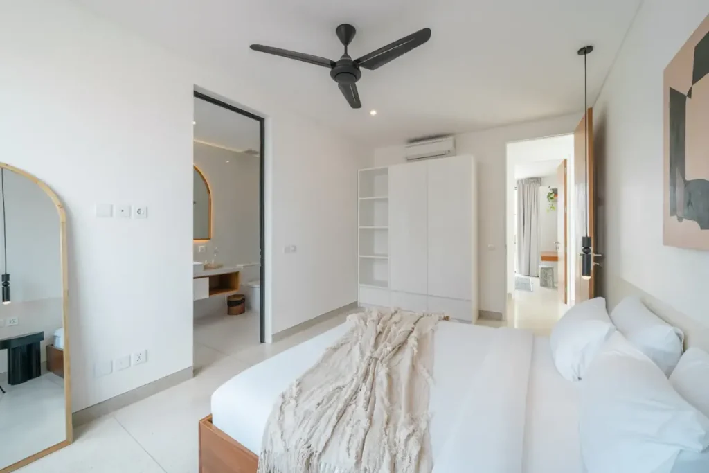Airy feels of Casa Embra's bedroom